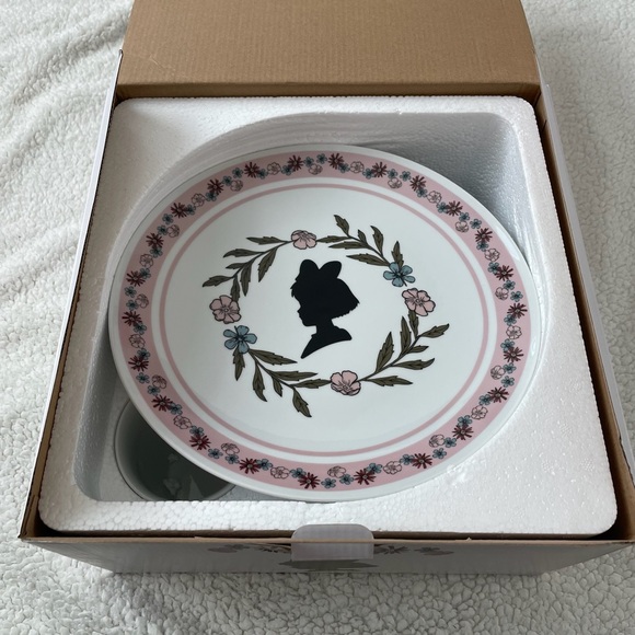 Dinnerware Set - White and Black